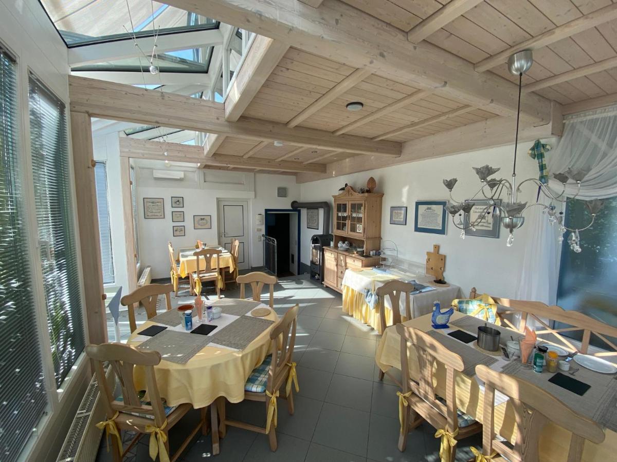 Pension-Ferienwohnung Liesbachtal Direkt Am Waldrand Bayerische Rhoen Schonau an der Brend Exterior photo
